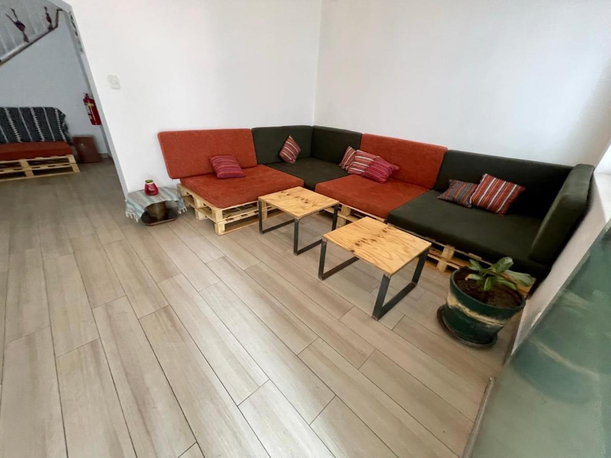Casaroma Hostels Ліма Екстер'єр фото