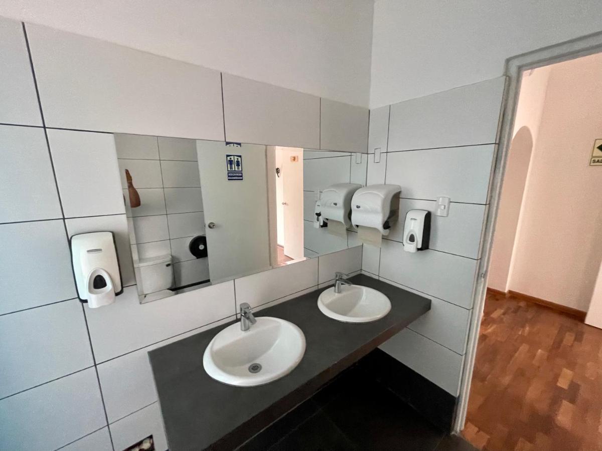 Casaroma Hostels Ліма Екстер'єр фото